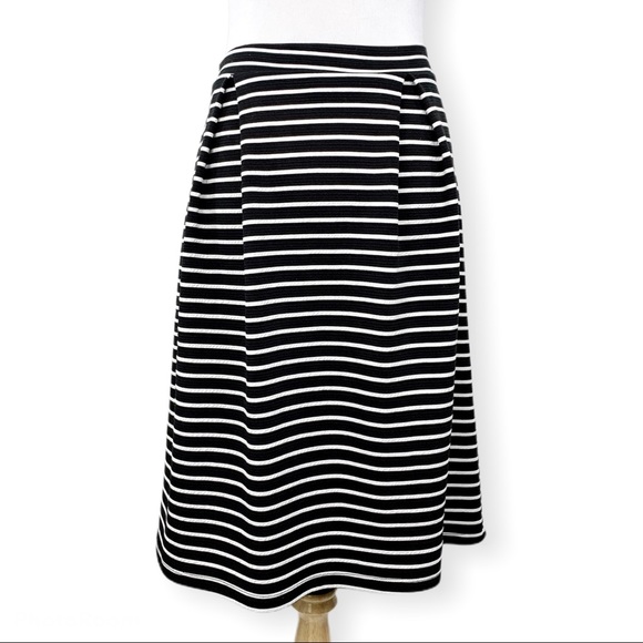 Romeo + Juliet Couture Blk White Stripe Knit Skirt - Picture 4 of 7